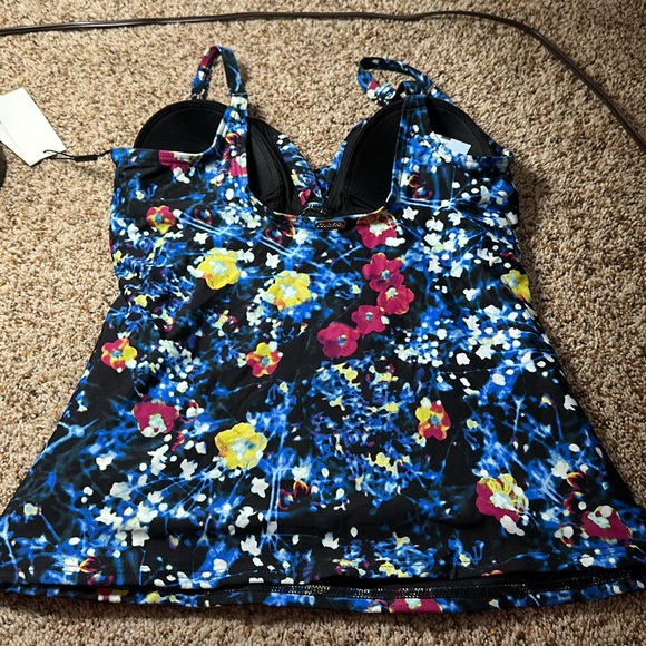 Calvin Klein L Tankini Top - Picture 6 of 8
